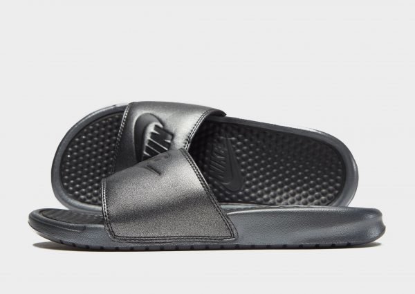 Nike Benassi Musta